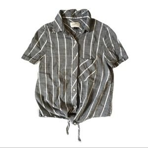Universal Thread Short Sleeve Button Down